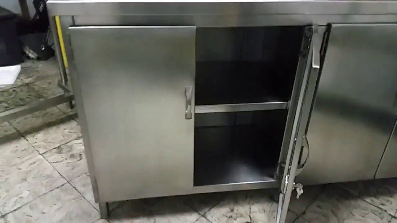 mesa de trabajo en acero inoxidable